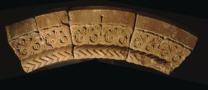 Archivolte eines mittelalterlichen Schmuckportals aus dem Kloster © KMH (E. Kemmet)